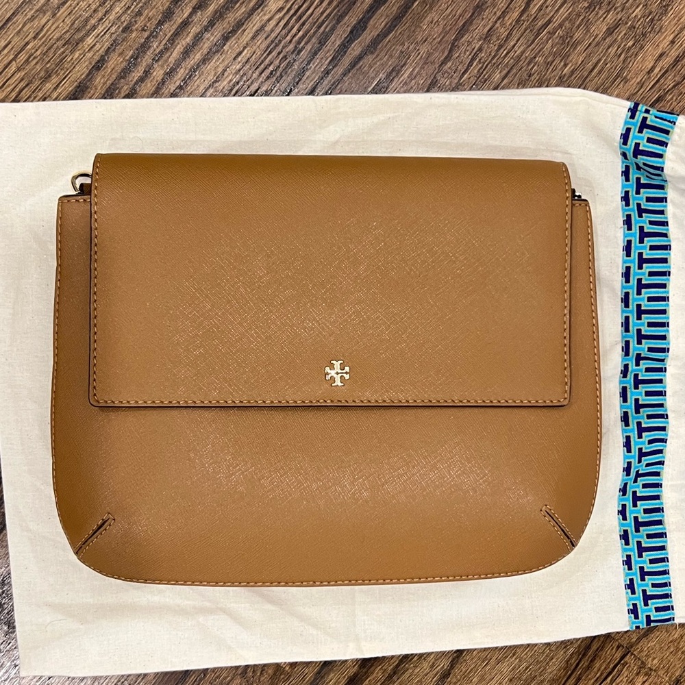 Tory Burch Robinson Messenger Bag